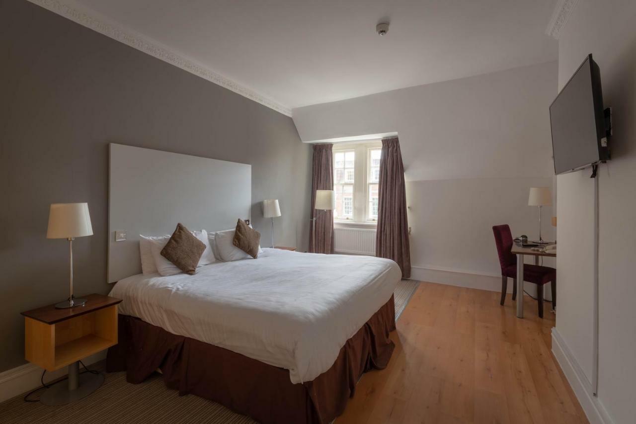 The Angel Hotel 3*